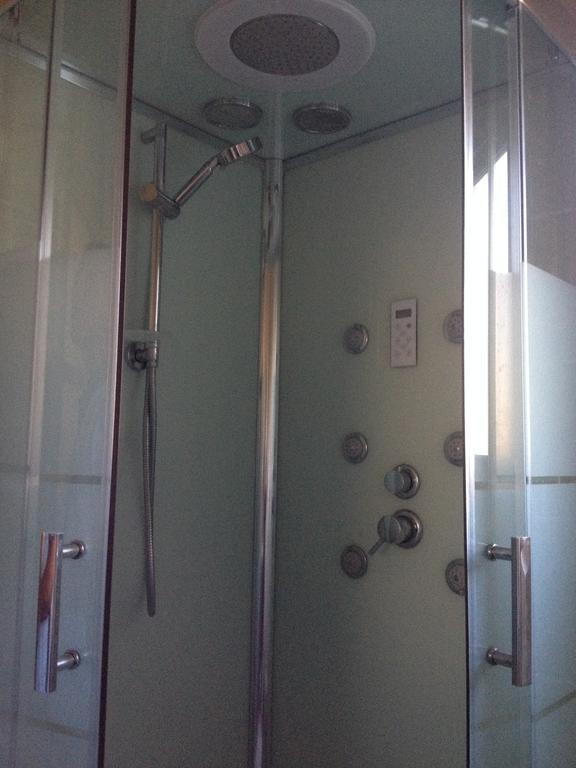 Gite Au Coeur De La Provence & Spa Saint-Cannat Room photo